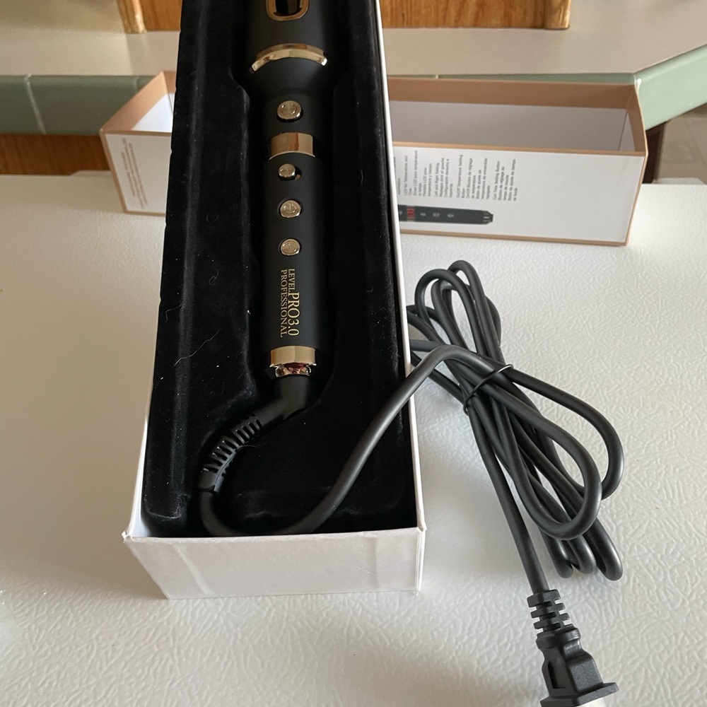 3.0 Professional Curly Q Automatic Revolving Curler - Picture 3 of 5